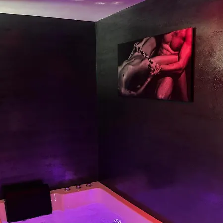 Intime Avec Sauna à *
